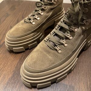 ZARA — SUEDE CHUNKY COMBAT BOOT